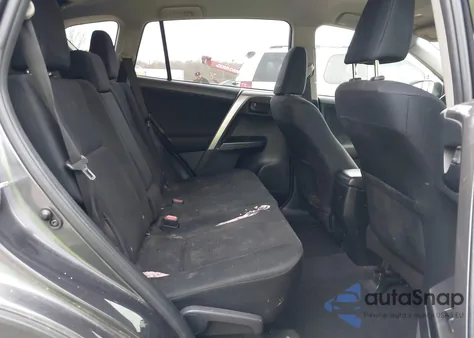 2017 Toyota Rav4 Le z USA, uszkodzony, nr VIN JTMBFREV6HJ149373